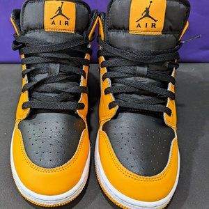 Size 6.5M - Jordan 1 Mid Taxi 2022 Barely Worn